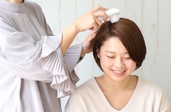 マイクロスコープ診断中
